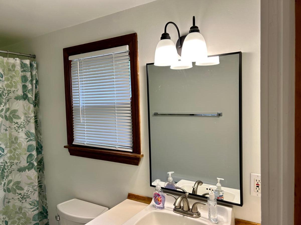 Traveler'S Den In Medford Apartment ภายนอก รูปภาพ