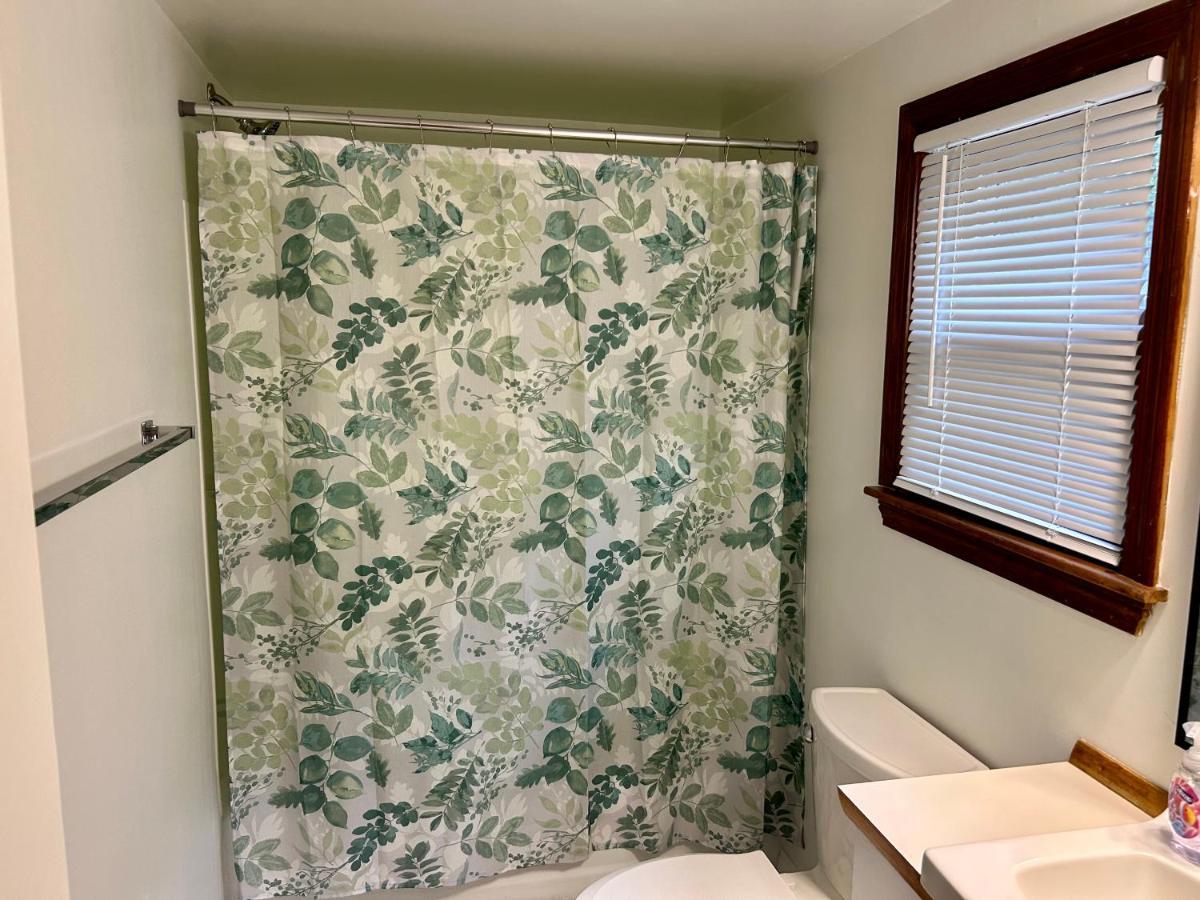 Traveler'S Den In Medford Apartment ภายนอก รูปภาพ
